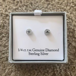 1/4 ct diamond stud earrings